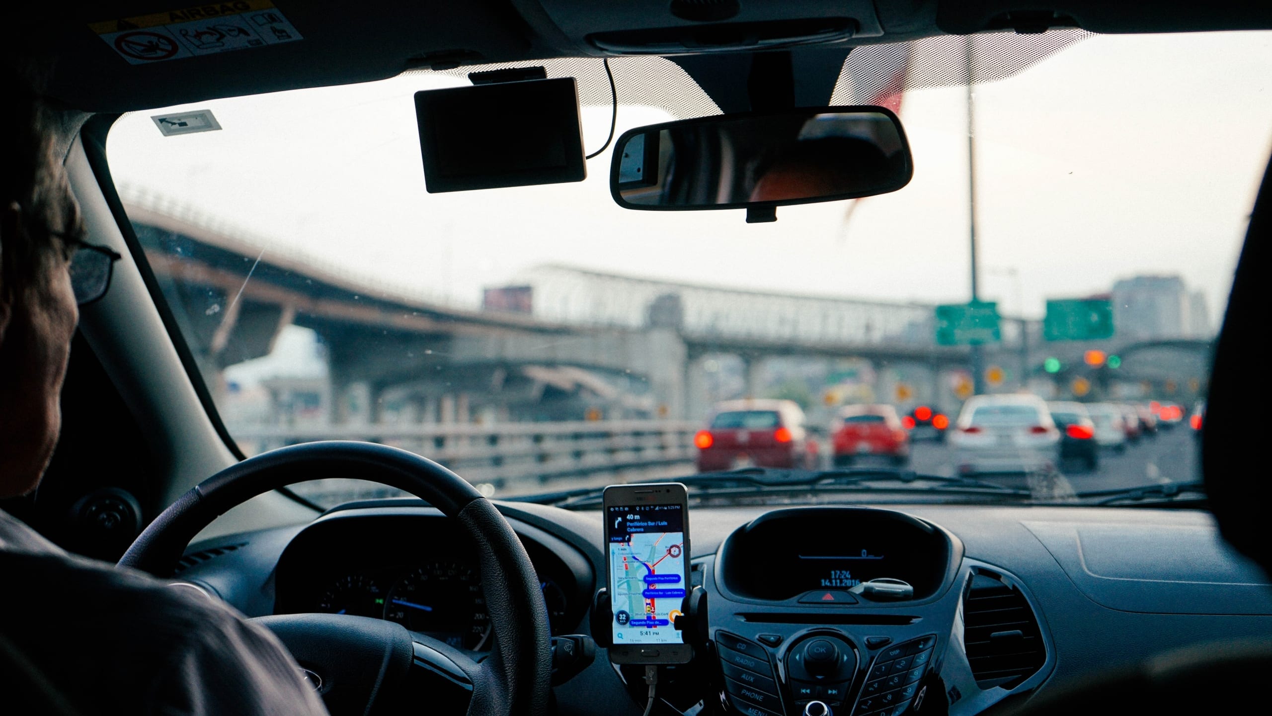 GPS para autos particulares: Protege tu fuente laboral si eres socio conductor